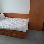 Casuta Galbena Апартаменти *