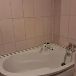 Апартаменти Casuta Galbena Бухарест