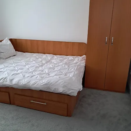 Casuta Galbena Apartmán *