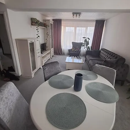 Casuta Galbena * Bükreş