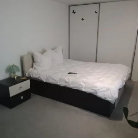 Casuta Galbena Apartmán *