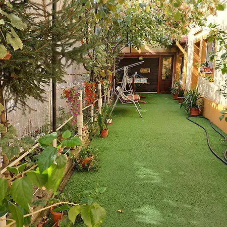 Casuta Galbena Daire Bükreş