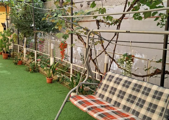 Apartment Casuta Galbena